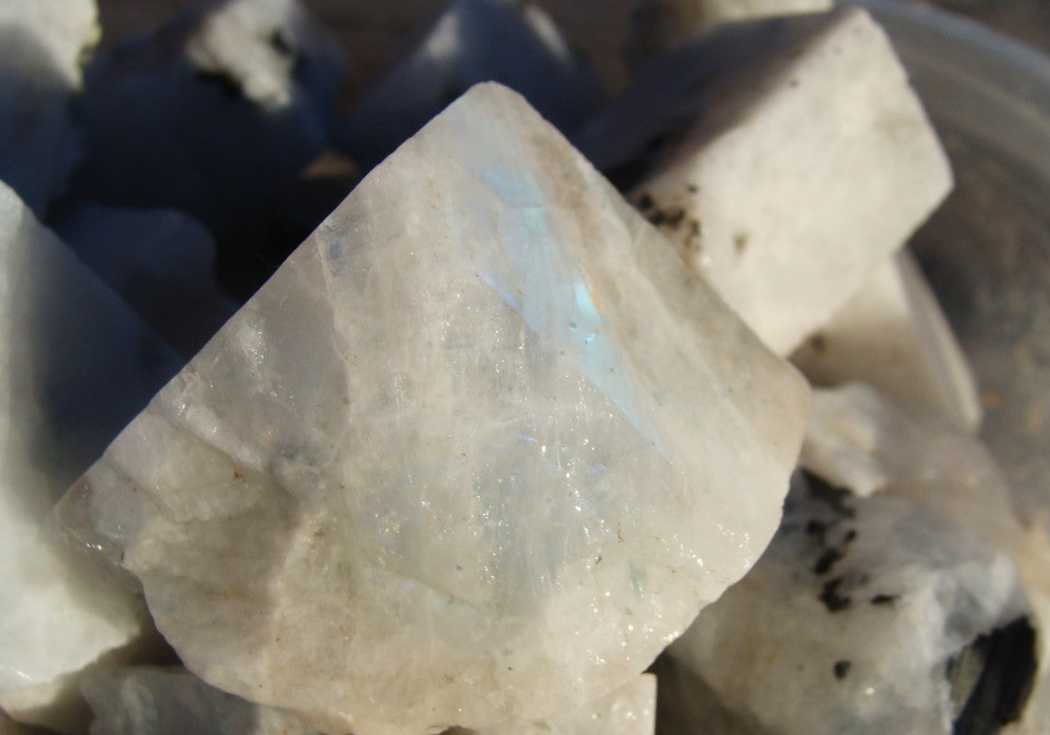 Rough Moonstone, Rainbow - 1 LB, Size Small