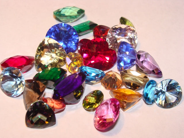 faceted gemstone lot