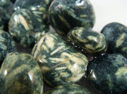 Tumbled Jasper, Green Worm