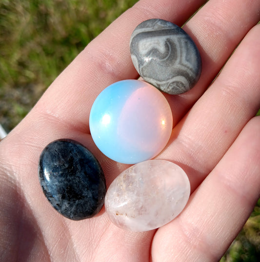 Cabochon Lot, London Fog